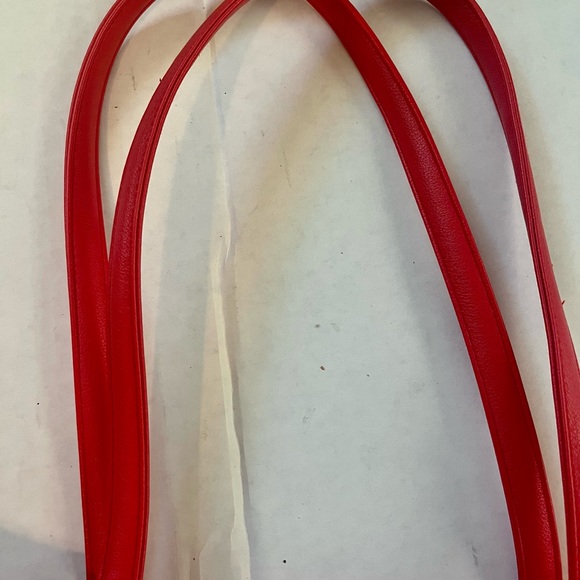 BOGO VERA BRADLEY - BUY ONE GET ONE FREE! TWO Vera Bradley Bags - Picture 5 of 9